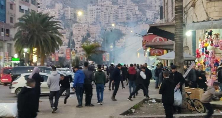 قمع السلطة جنازة الشهيد عبد الفتاح خروشة