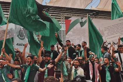 مهرجان حاشد الكتلة الإسلامية في جامعة بيرزيت احتفالًا بفوزها في انتخابات مجلس الطلبة